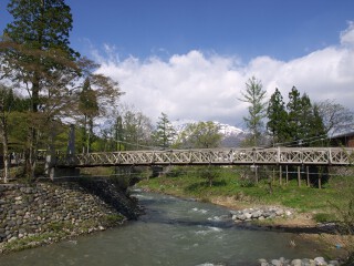 姫川と大出吊橋